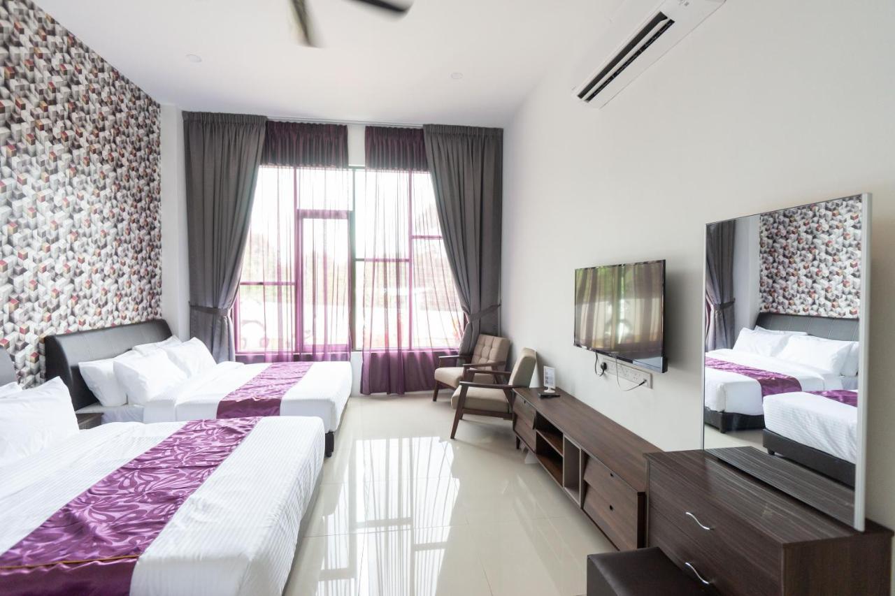 Rock Mountain Hotel Raub Exterior photo